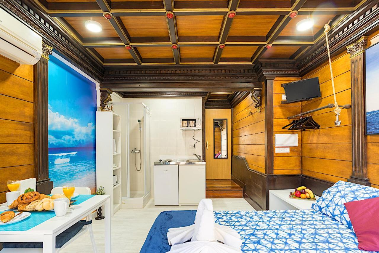 Citycenter Pirates Room, Young People Only Malaga Luaran gambar